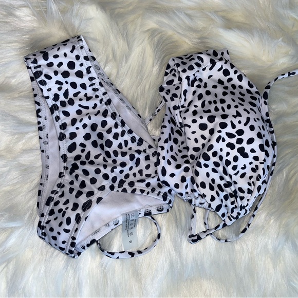 Swimsuit - Picture 4 of 6